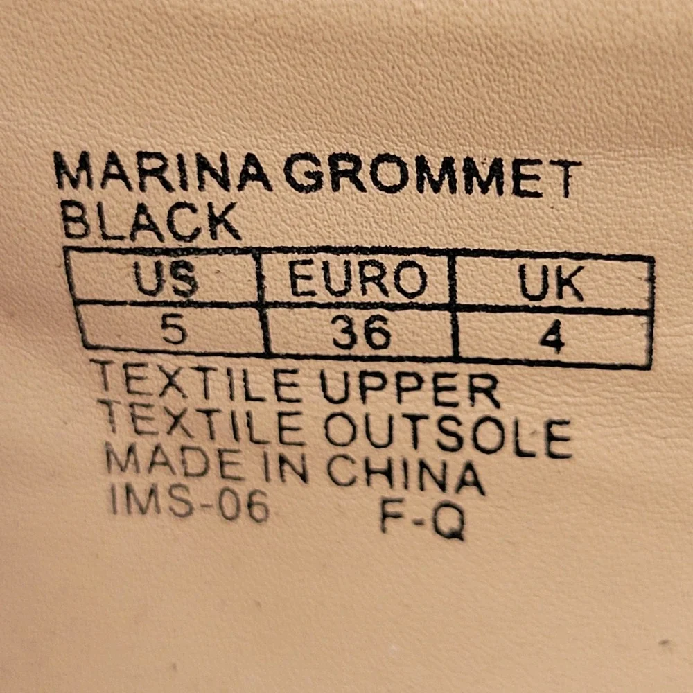 Badgley Mischka Marina Grommet Black Satin Mary Jane Flat Rhinestone Size 5 READ